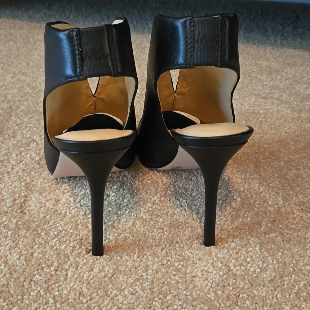 NWOT Jessica Simpson Black Peep-Toe Leather Heels - Picture 3 of 8